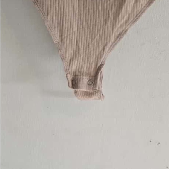 Garage Taupe Ribbed Top - Picture 12 of 16